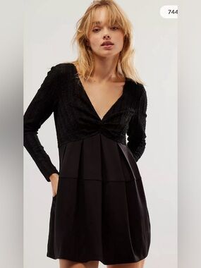 Free People Black Vida Long-Sleeve Twist Front Dress